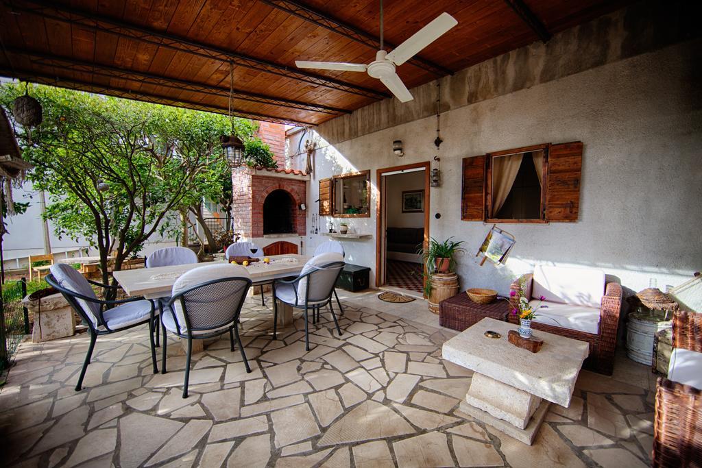 Villa Kamenica Komiža Zimmer foto